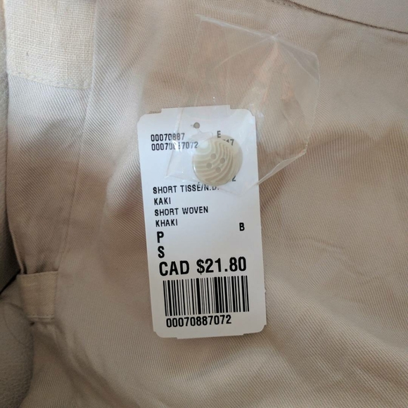 Forever 21 Shorts w/ pockets - Picture 2 of 4